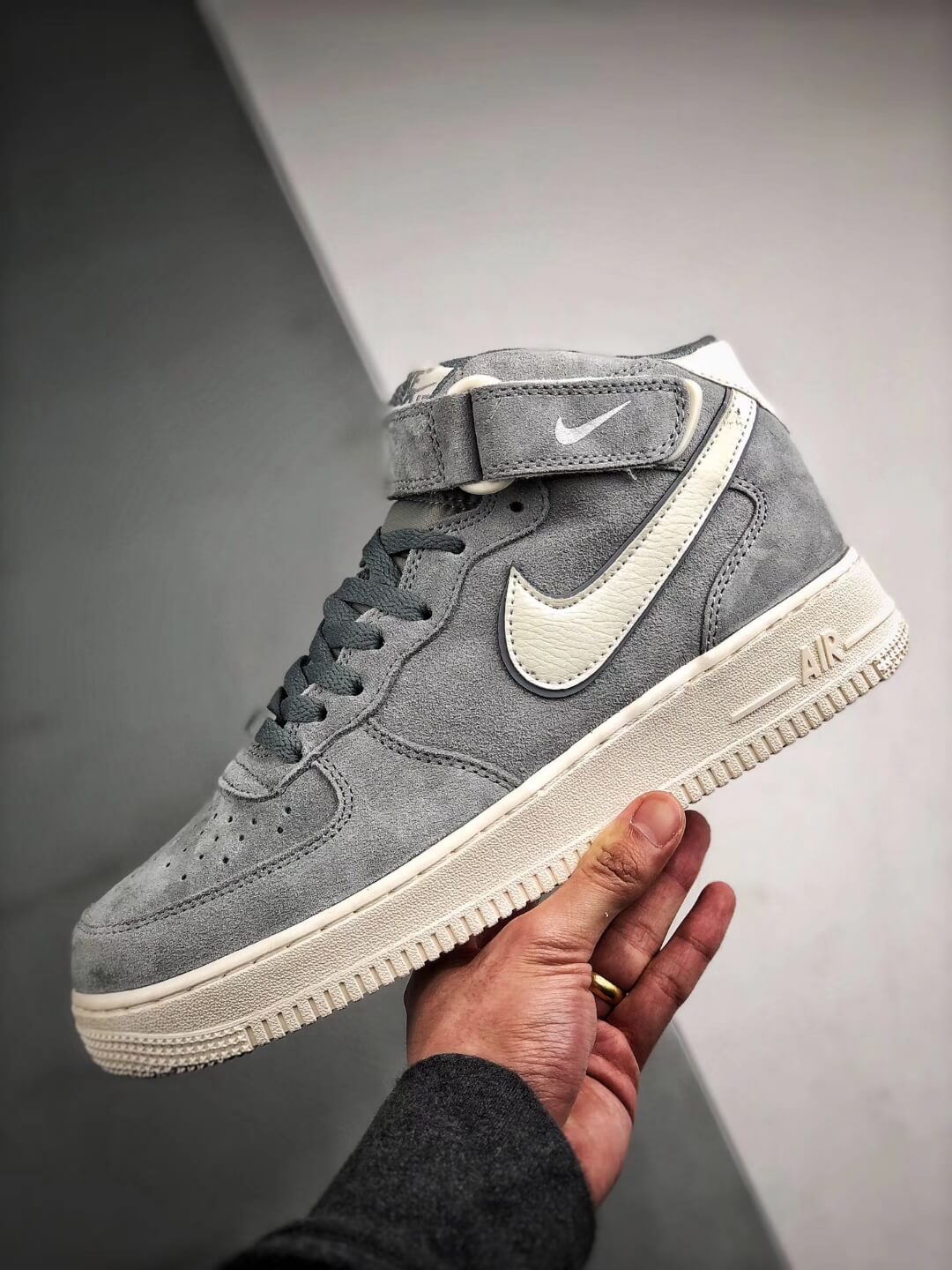 nike air force 1 mid suede