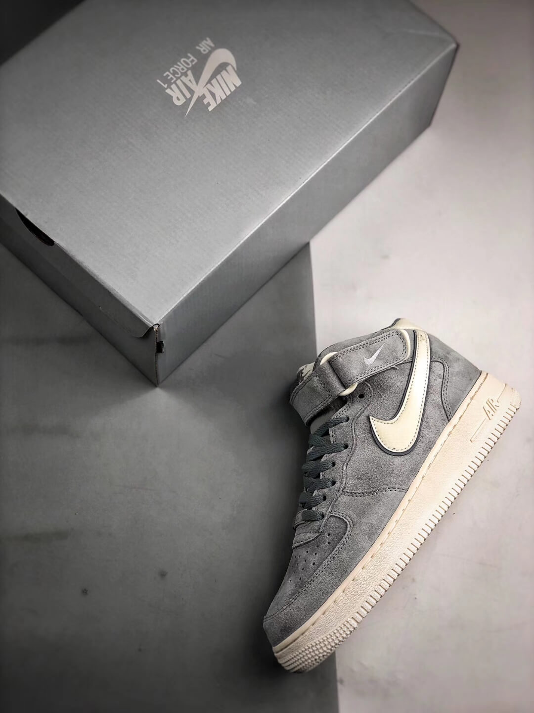 nike grey suede trainers