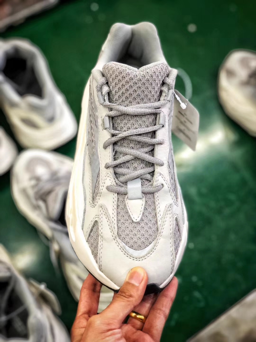 yeezy 700 v2 static rep