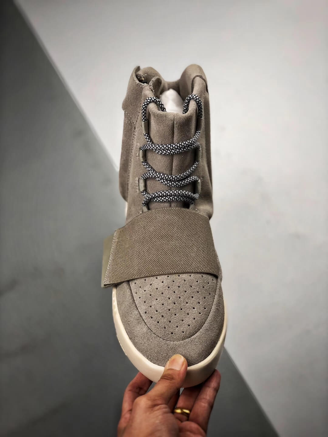 grey suede 750