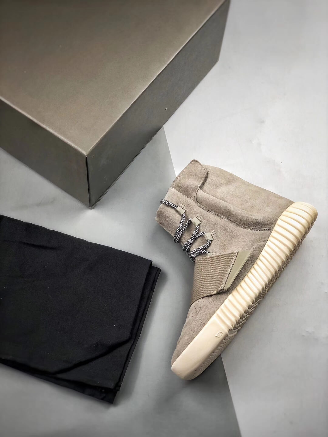 grey suede 750