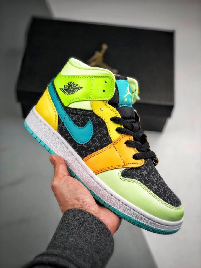 The Air Jordan 1 Mid SE GS Aurora Green Sneaker Top Quality Fake RepShoes 01