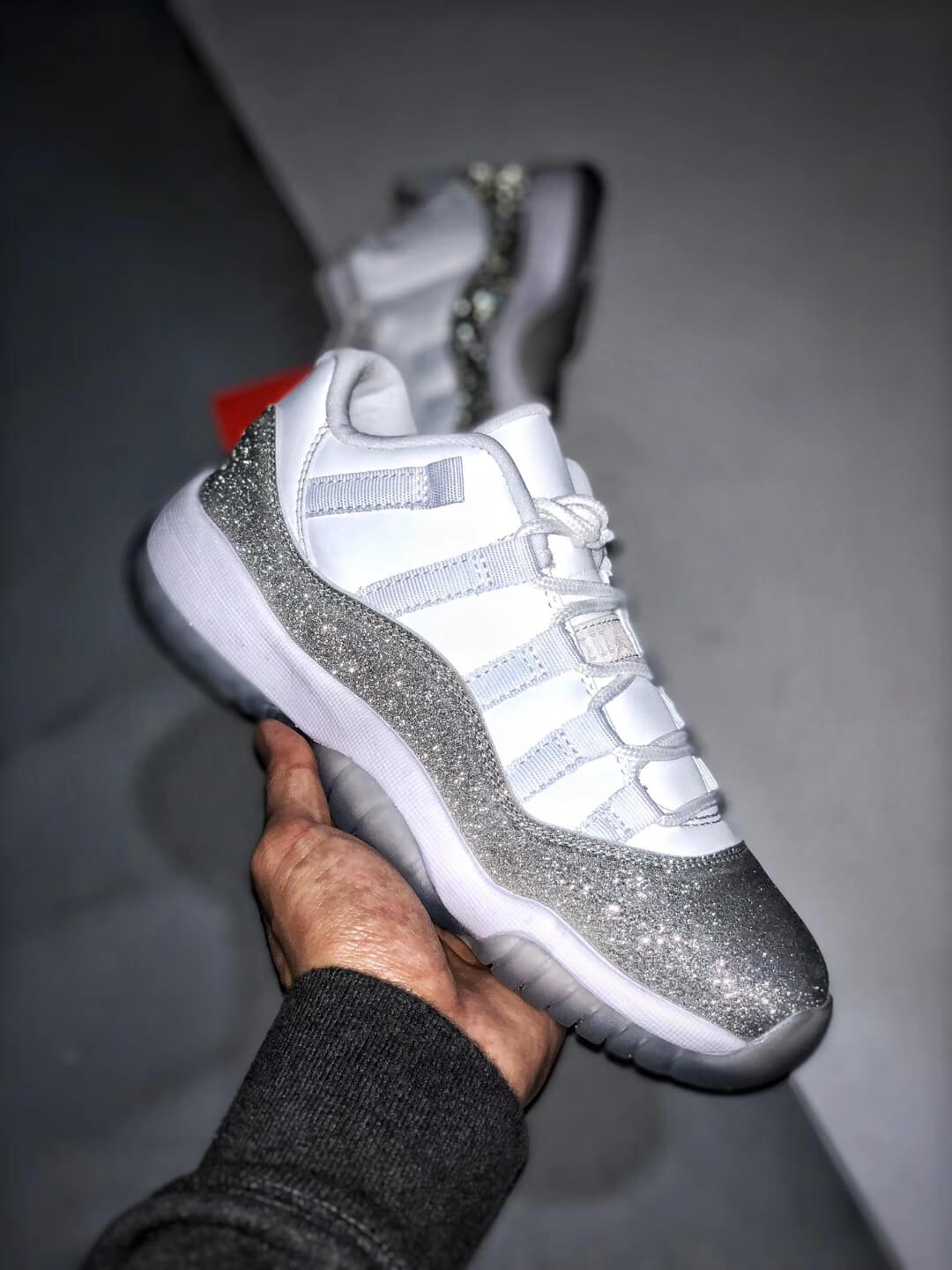 jordan 11 low silver