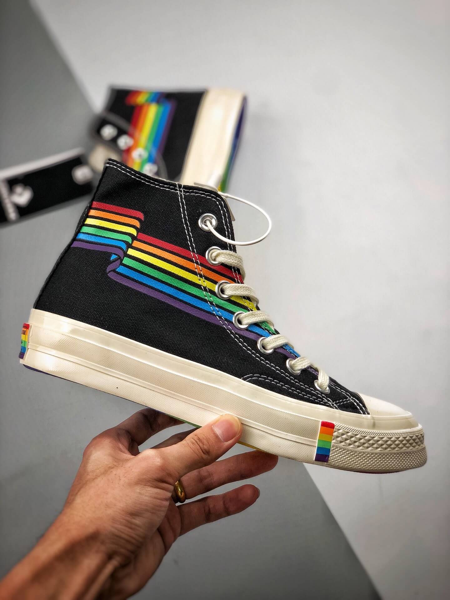 converse black rainbow star
