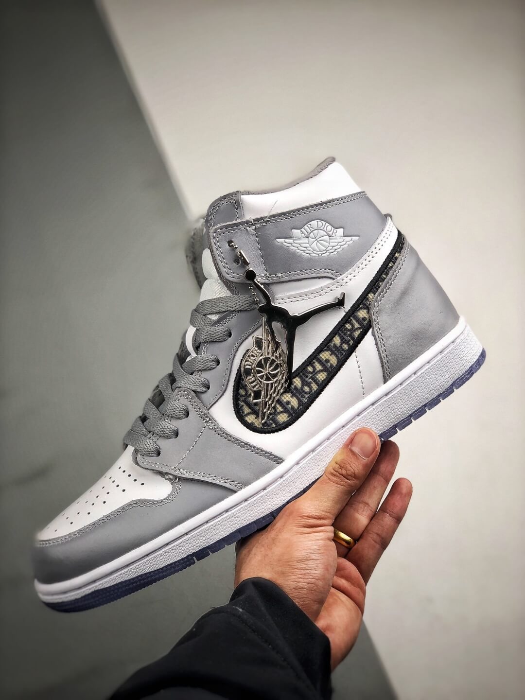 The Dior x Air Jordan 1 High Sneaker White and Grey Upper Top RepShoes 04