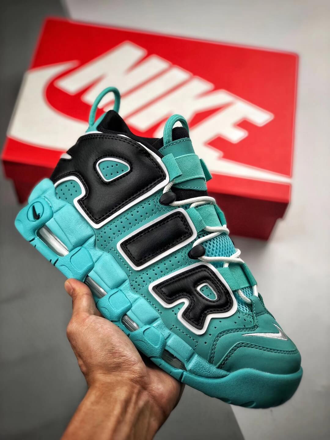 nike uptempo 96 qs