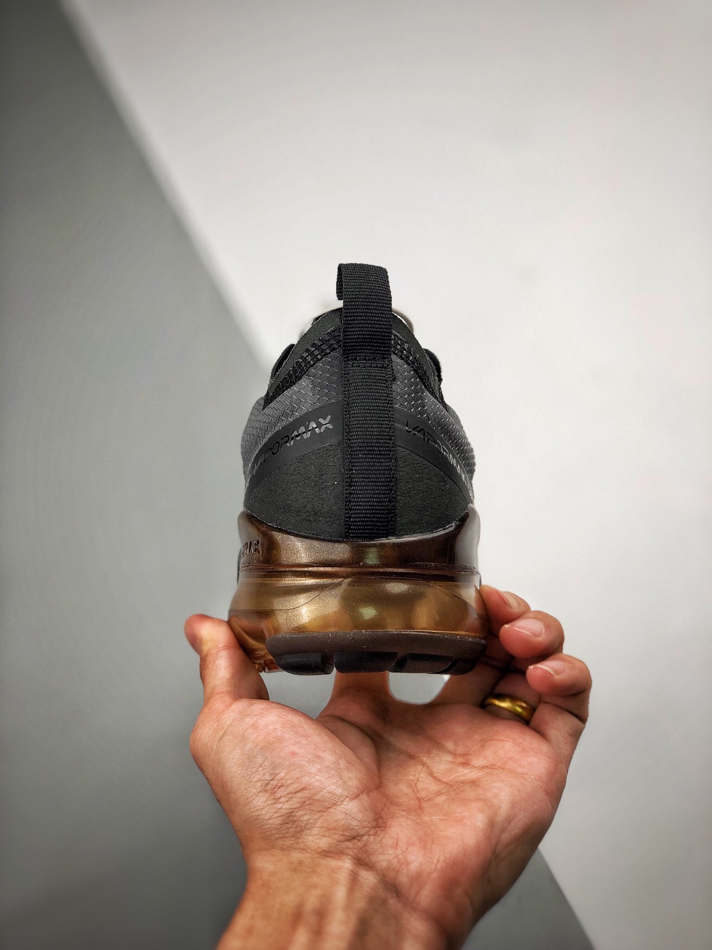 vapormax 2019 black gold