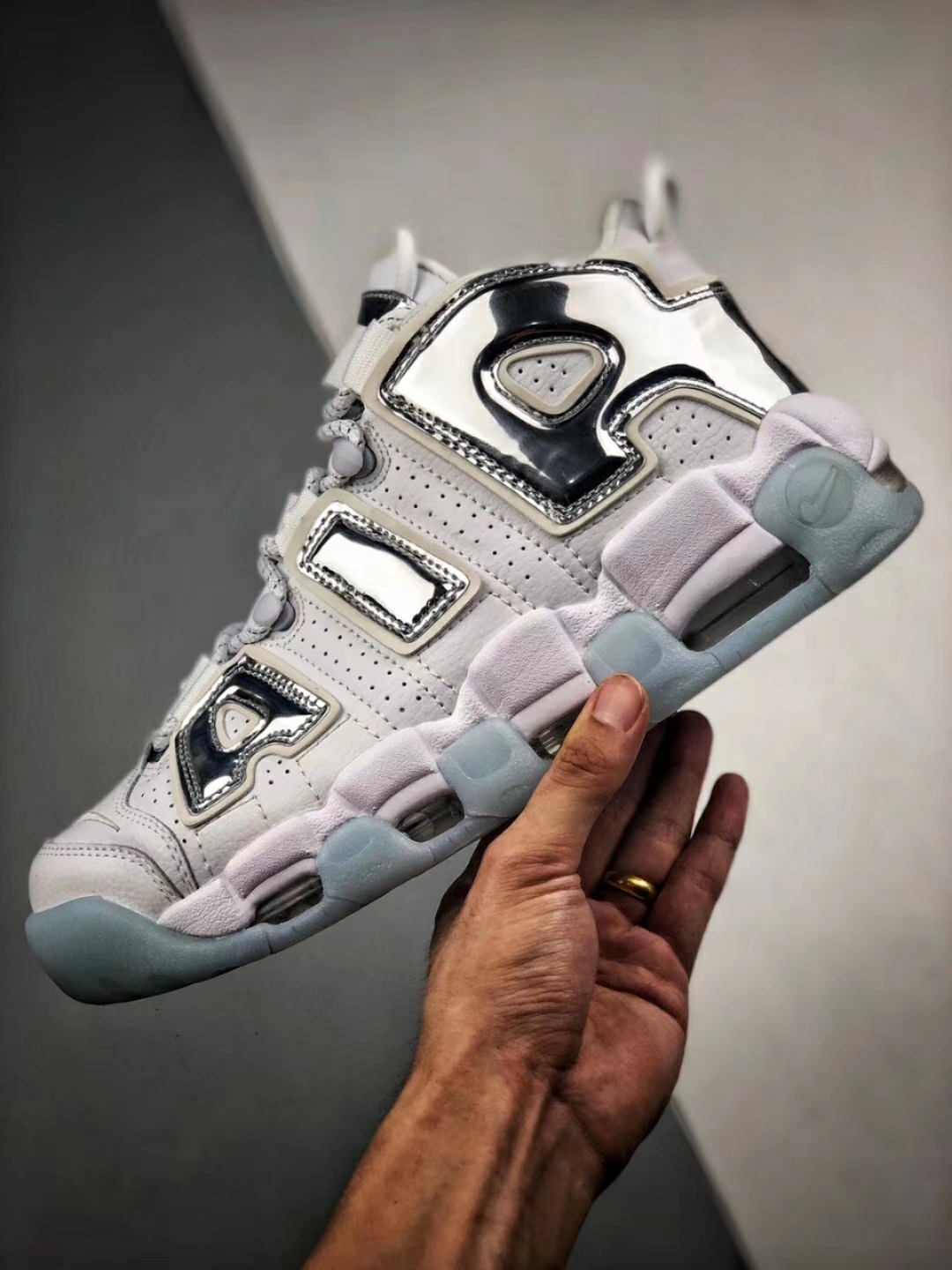 nike air uptempo chrome