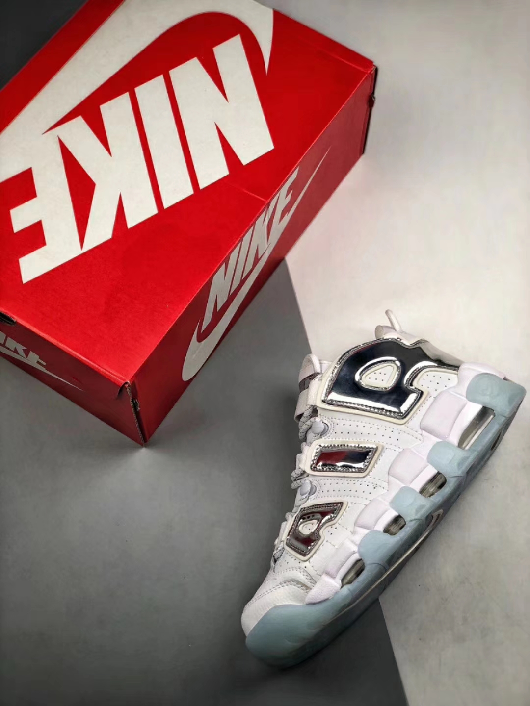 nike wmns air more uptempo chrome