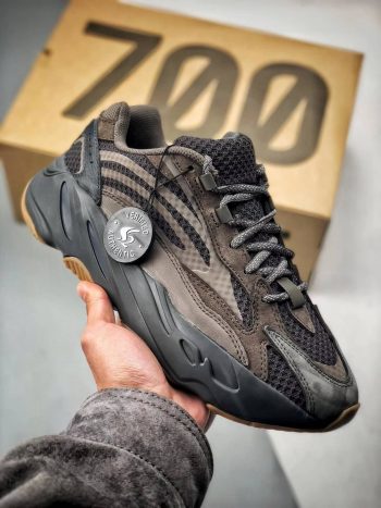 yeezy 700 v2 replica