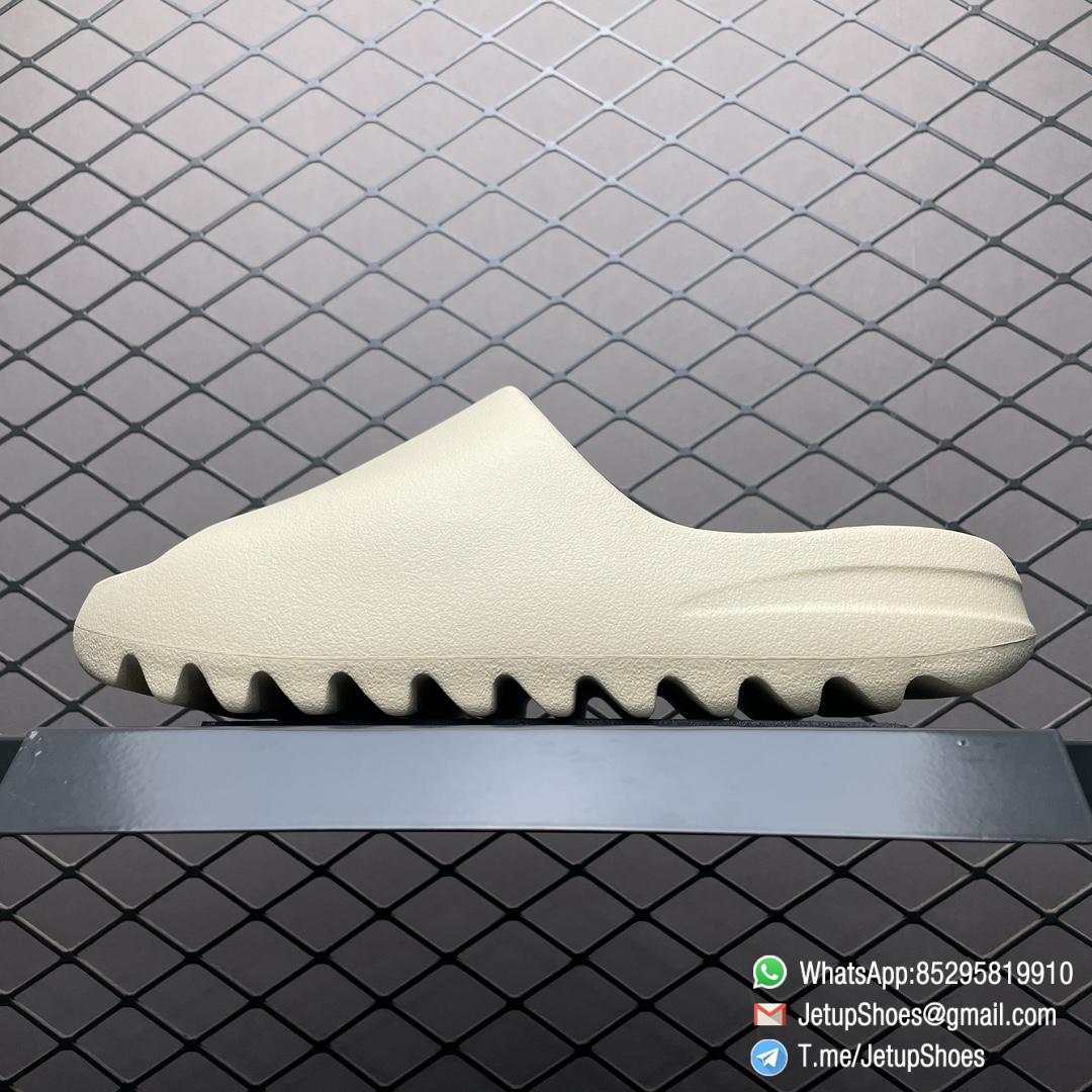 RepSneakers Yeezy Slides Bone 2022 SKU FZ5897 Summer Slippers FashionReps Sandal 注意偏小1.5到两码 01