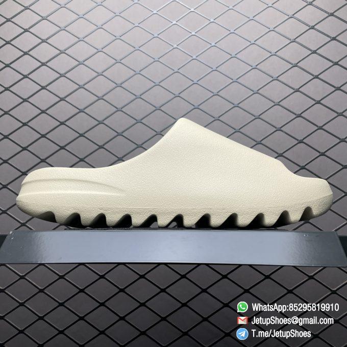 RepSneakers Yeezy Slides Bone 2022 SKU FZ5897 Summer Slippers FashionReps Sandal 注意偏小1.5到两码 02